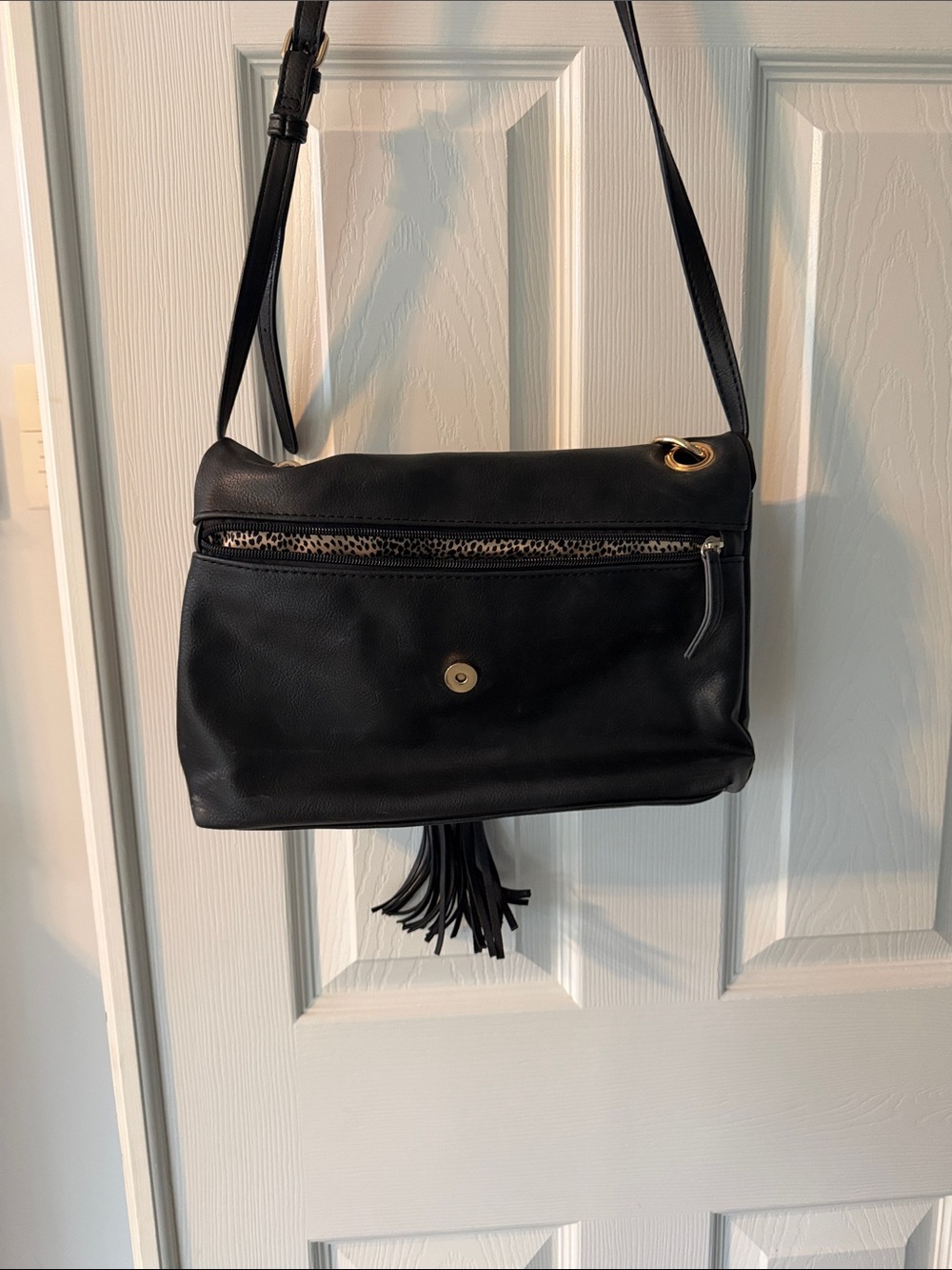 Black Leather Tassel Shoulder Bag - Picture 3 of 4